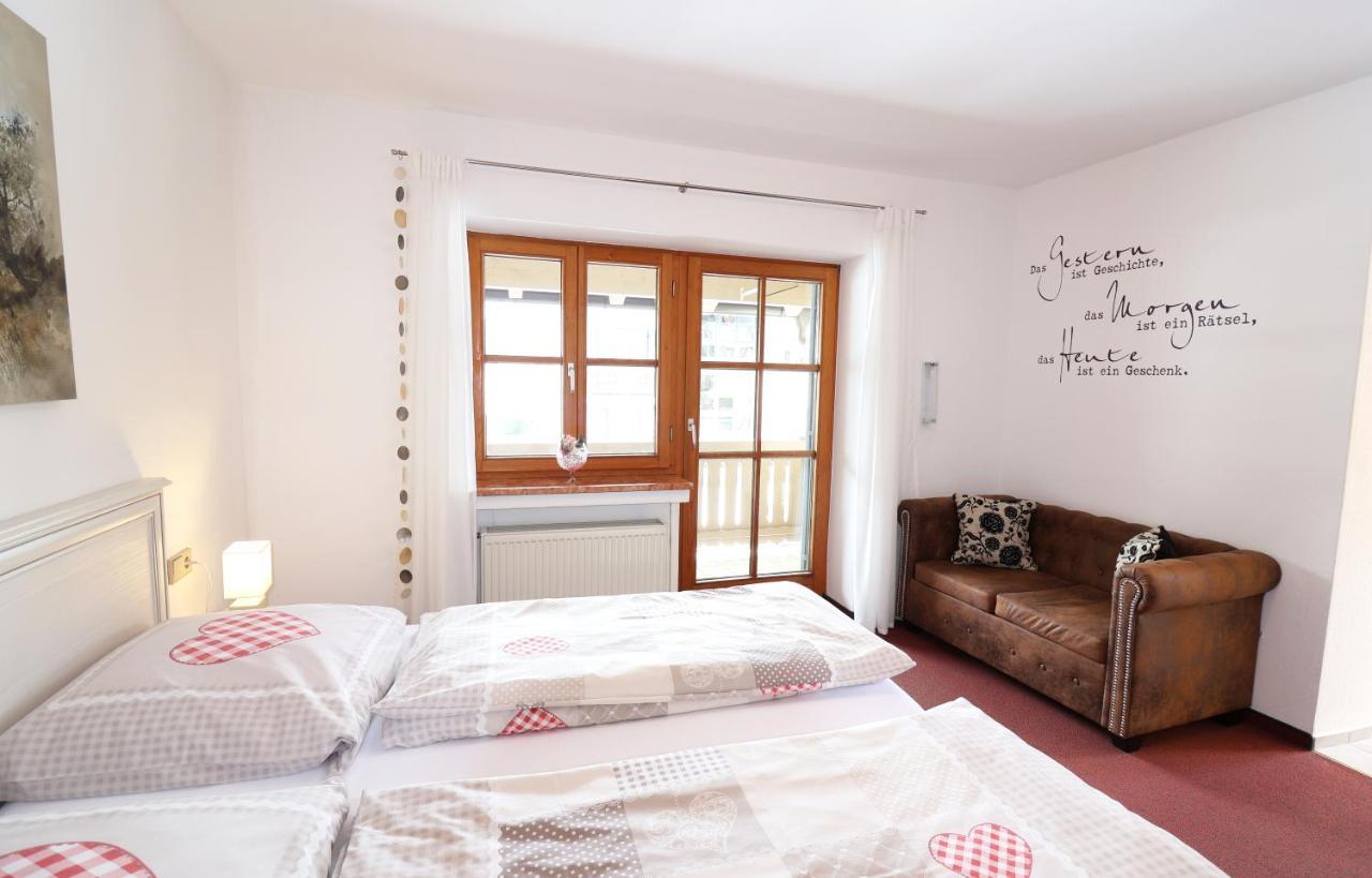 Appartamento Haus Dippel Am Kurpark Inklusive Chiemgaukarte Ruhpolding Esterno foto