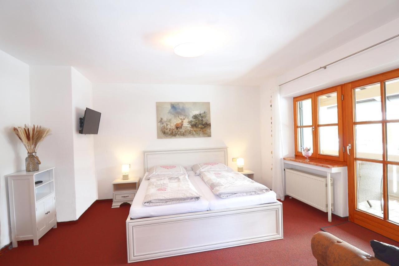 Appartamento Haus Dippel Am Kurpark Inklusive Chiemgaukarte Ruhpolding Esterno foto